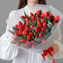 Букет красных тюльпанов