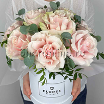 Коробка белая мини с французскими розовыми розами