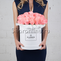 Коробка Classic White с розовыми розами