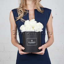 Коробка Mini Black с белыми розами