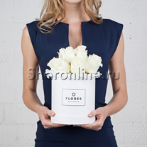 Коробка Mini White с белыми розами